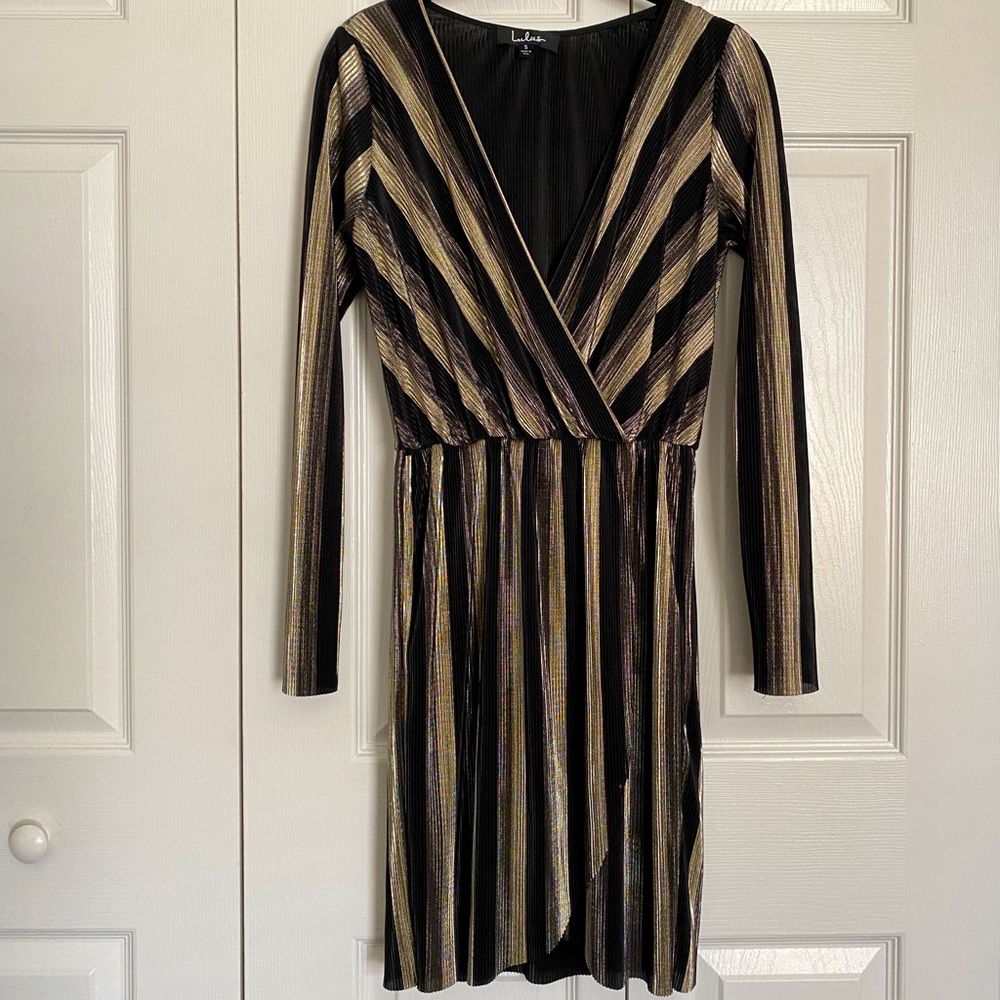 Lulu’s Black and Gold Dress